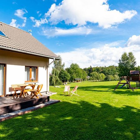 Apartamenty Czerwony Dworek - Duzy Teren Zielony, Plac Zabaw, Miejsce Na Grilla I Staw Z Mozliwoscia Wedkowania, Boisko Myslakowice Bagian luar foto