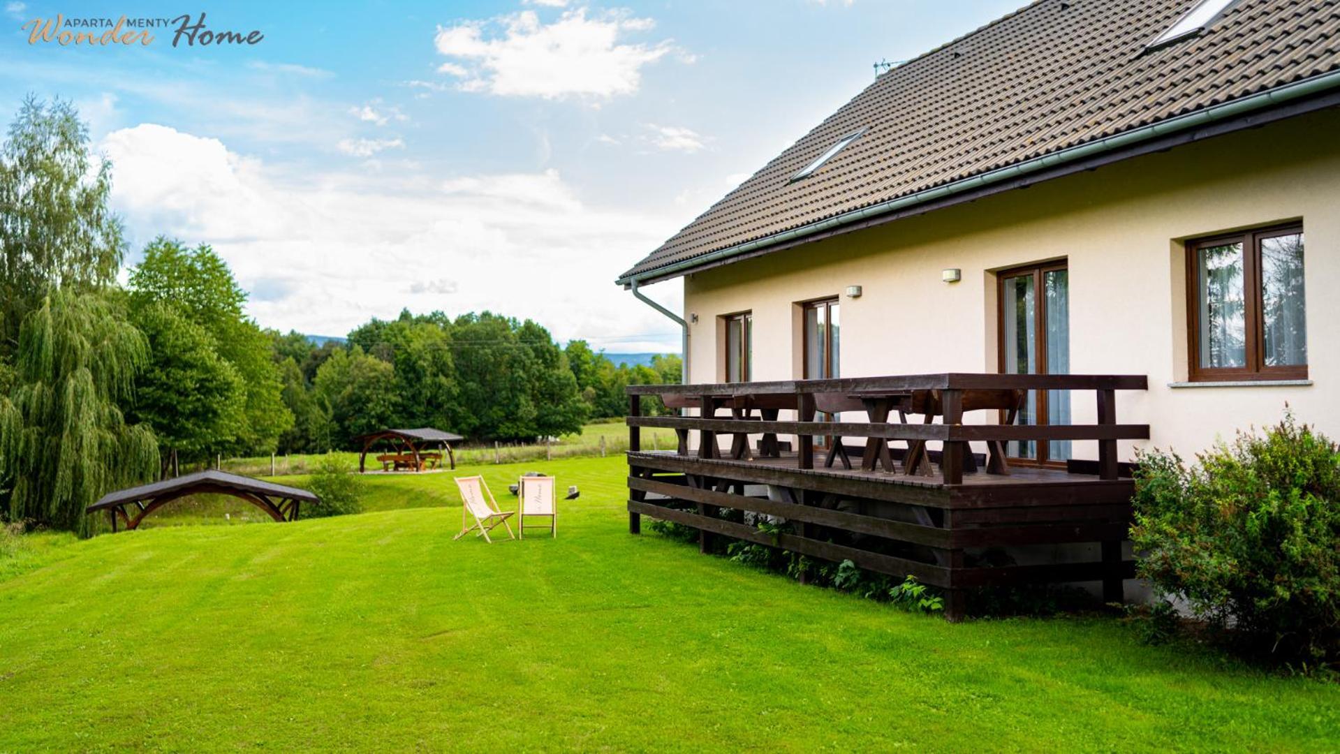 Apartamenty Czerwony Dworek - Duzy Teren Zielony, Plac Zabaw, Miejsce Na Grilla I Staw Z Mozliwoscia Wedkowania, Boisko Myslakowice Bagian luar foto