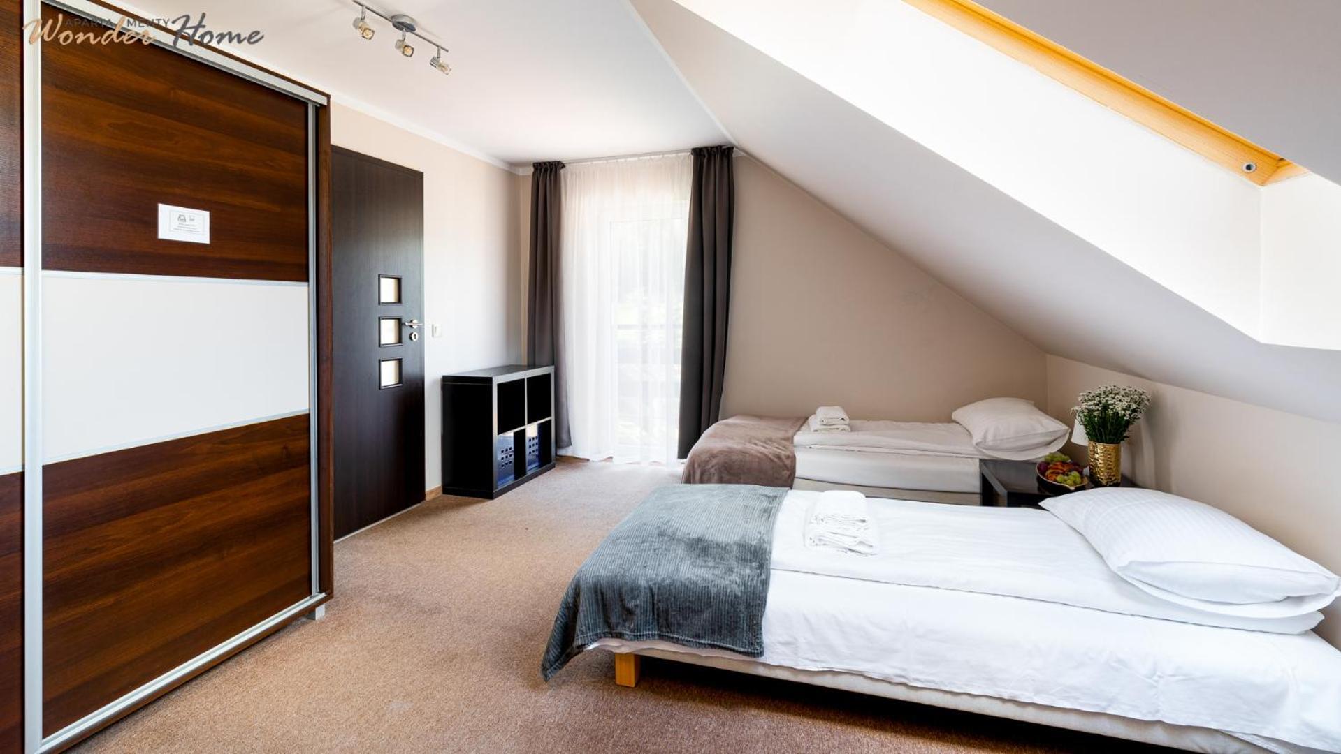 Apartamenty Czerwony Dworek - Duzy Teren Zielony, Plac Zabaw, Miejsce Na Grilla I Staw Z Mozliwoscia Wedkowania, Boisko Myslakowice Bagian luar foto