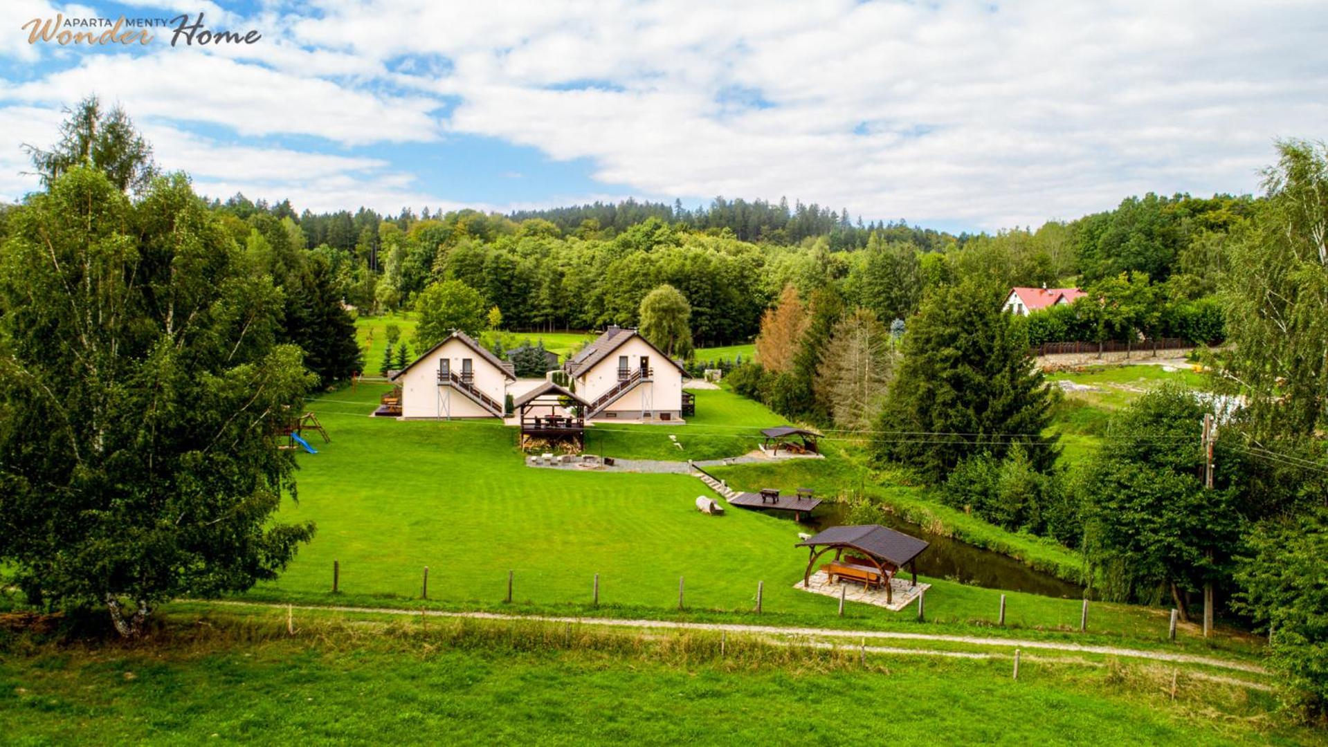 Apartamenty Czerwony Dworek - Duzy Teren Zielony, Plac Zabaw, Miejsce Na Grilla I Staw Z Mozliwoscia Wedkowania, Boisko Myslakowice Bagian luar foto