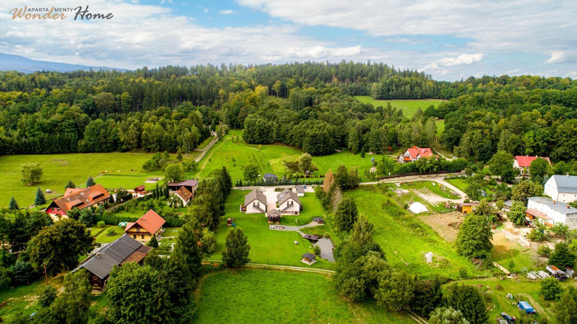 Apartamenty Czerwony Dworek - Duzy Teren Zielony, Plac Zabaw, Miejsce Na Grilla I Staw Z Mozliwoscia Wedkowania, Boisko Myslakowice Bagian luar foto